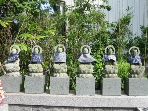 大井　　正寿寺の六地蔵さん